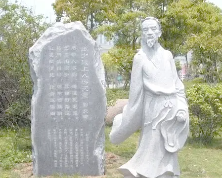 刘长卿：唐代诗坛的“五言长城”