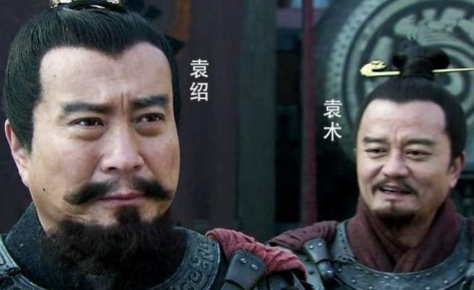 嫡庶之争与乱世裂痕:袁术与袁绍的兄弟阋墙